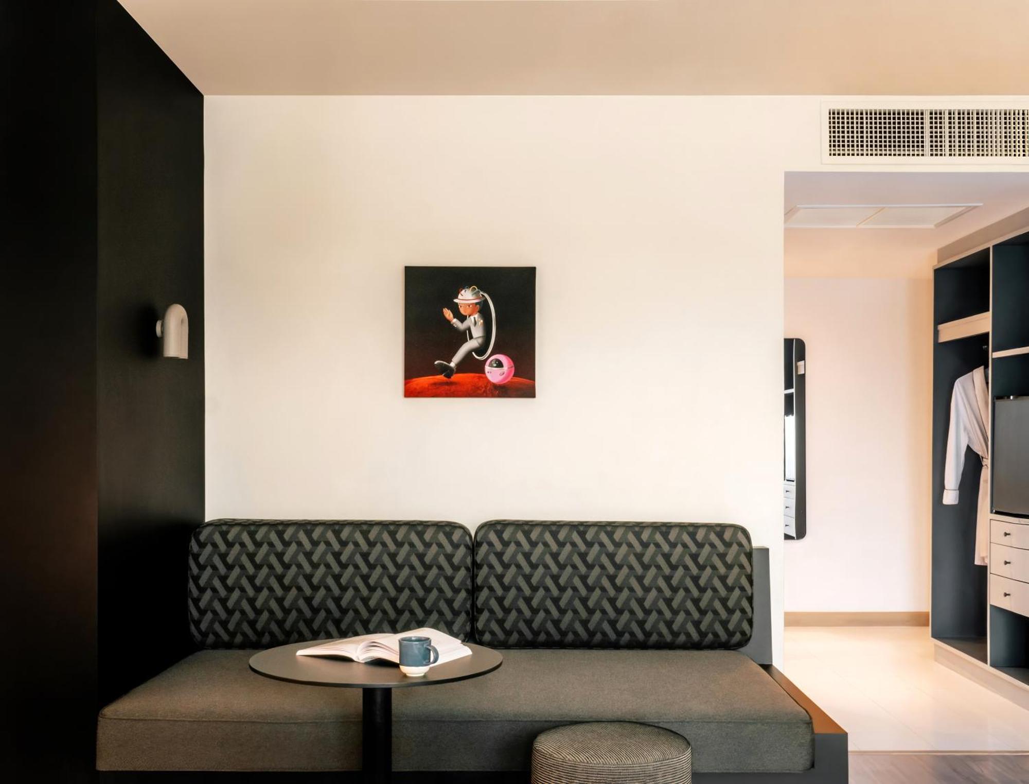 Отель The Standardx, Bangkok Phra Arthit Экстерьер фото