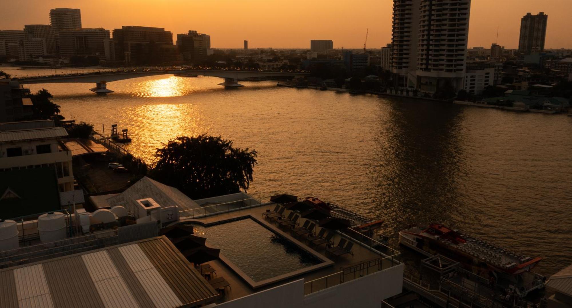 Отель The Standardx, Bangkok Phra Arthit Экстерьер фото
